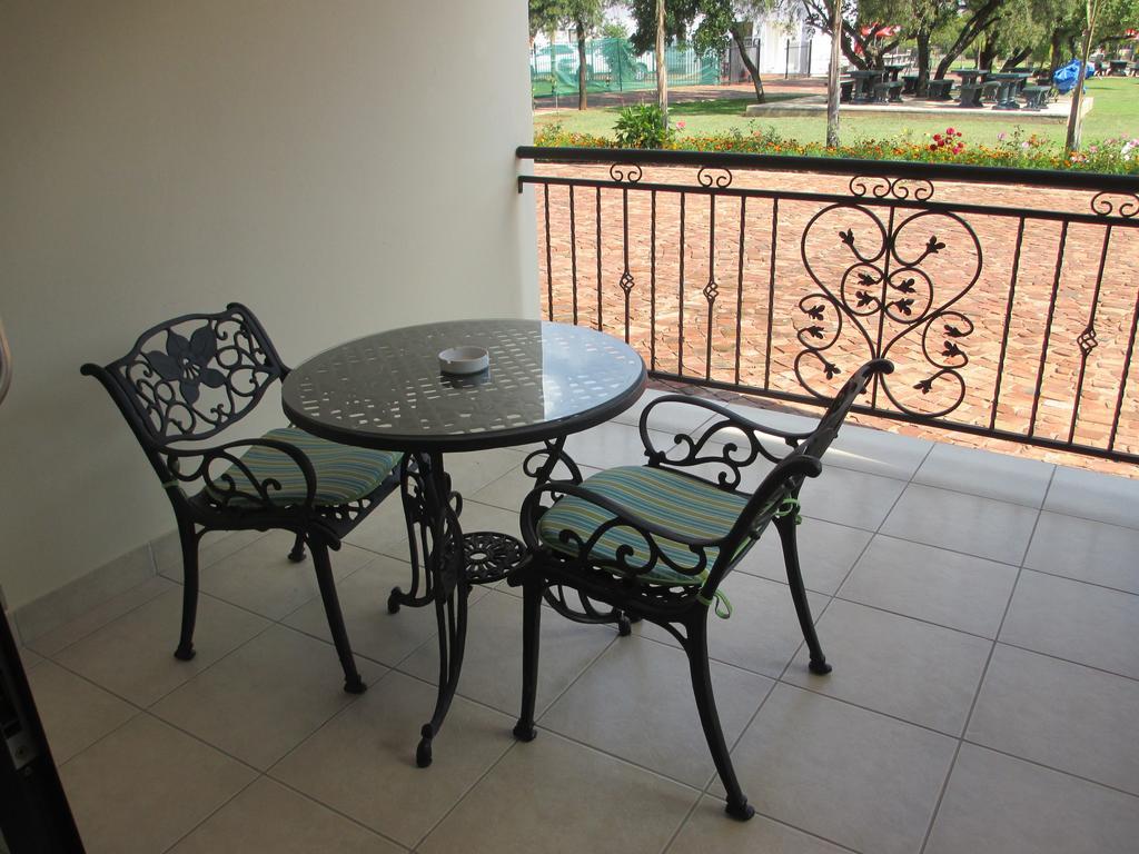 Casa Bianca Guest Lodge Hartbeespoort Exterior foto